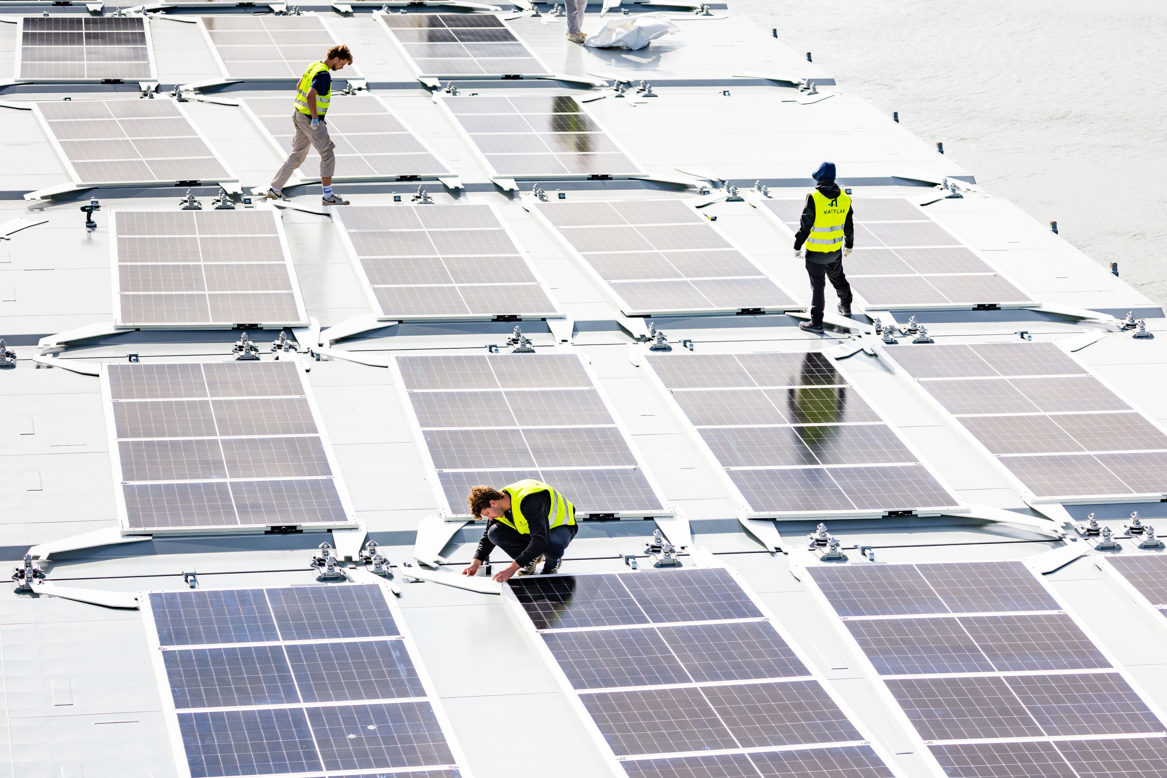 Harlingen SFR installation - three teammates at work